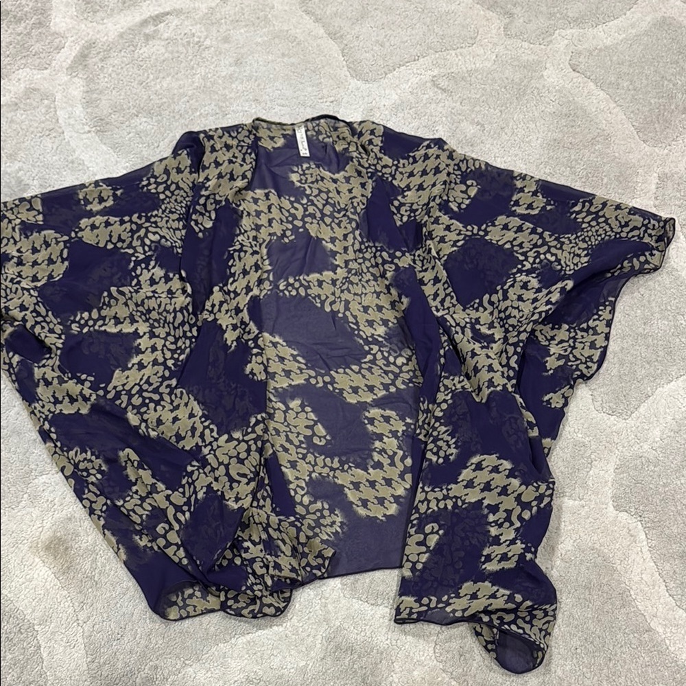 Lyss Loo Sheer Kimono with Abstract Design
